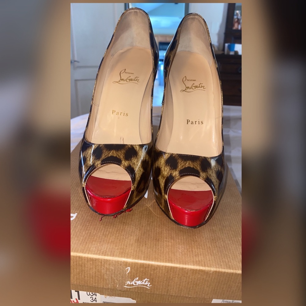 Christian louboutins 38.5